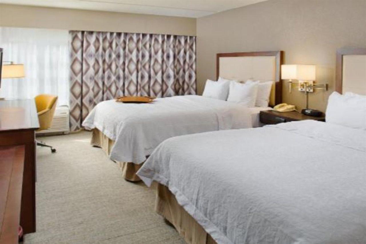 Hampton Inn Philadelphia/Віллоу-Ґров Екстер'єр фото