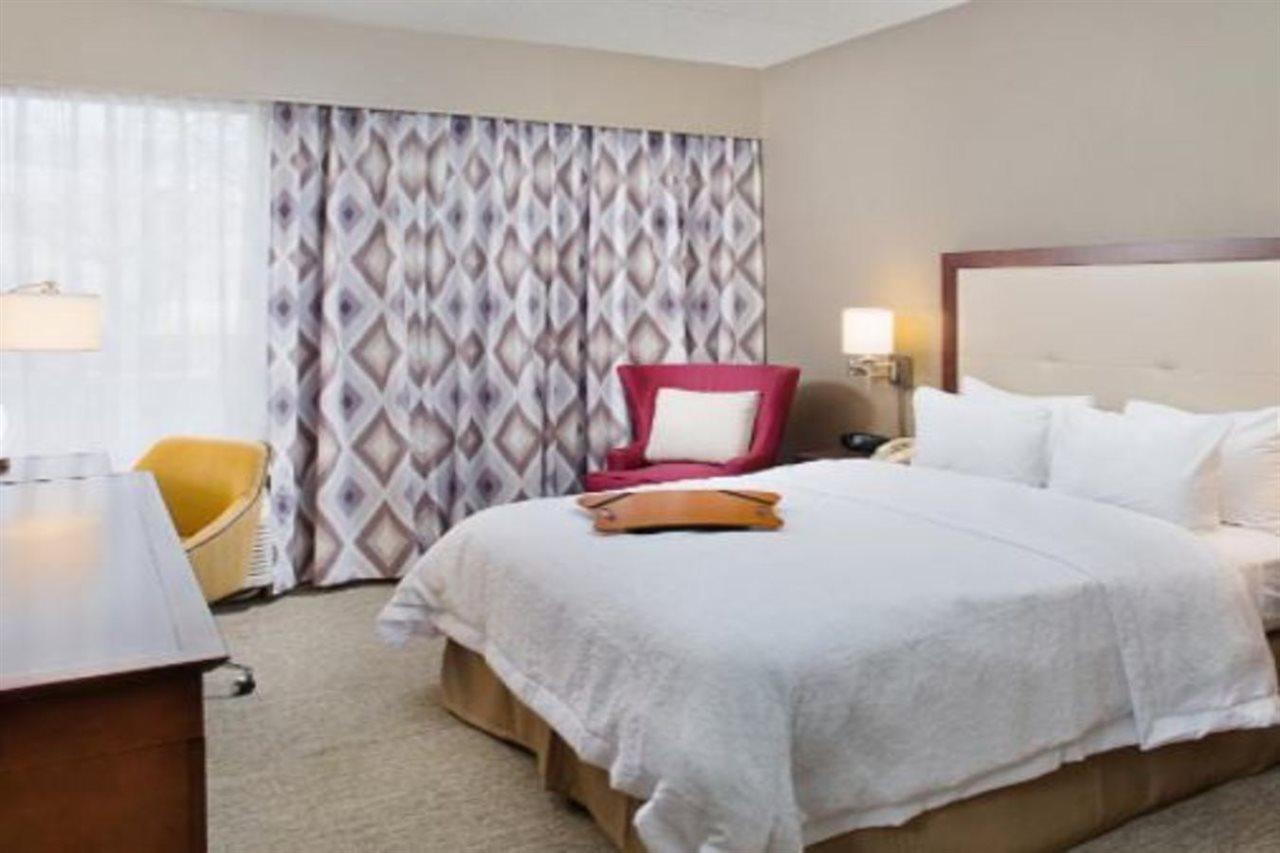 Hampton Inn Philadelphia/Віллоу-Ґров Екстер'єр фото