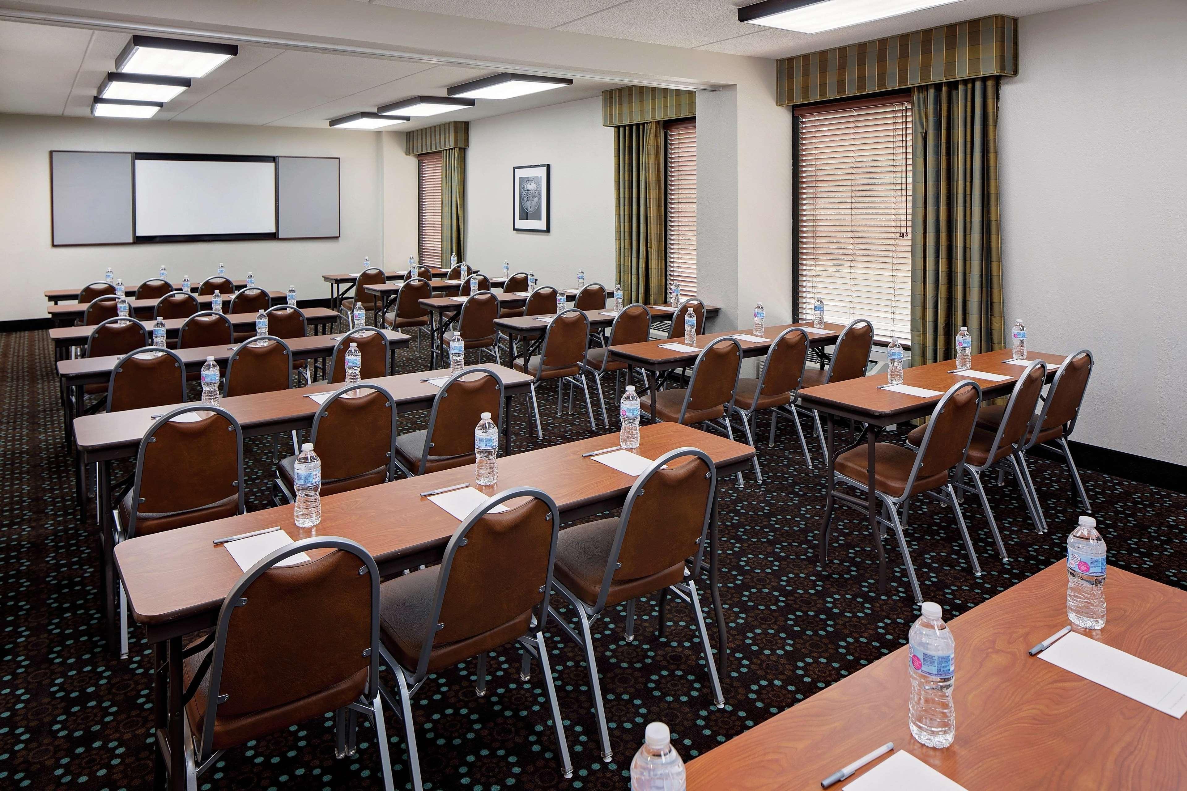 Hampton Inn Philadelphia/Віллоу-Ґров Екстер'єр фото