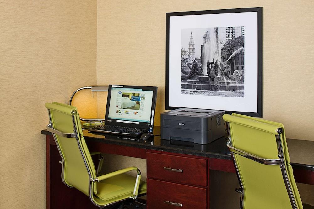 Hampton Inn Philadelphia/Віллоу-Ґров Екстер'єр фото