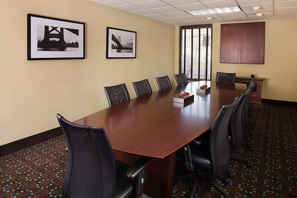 Hampton Inn Philadelphia/Віллоу-Ґров Екстер'єр фото