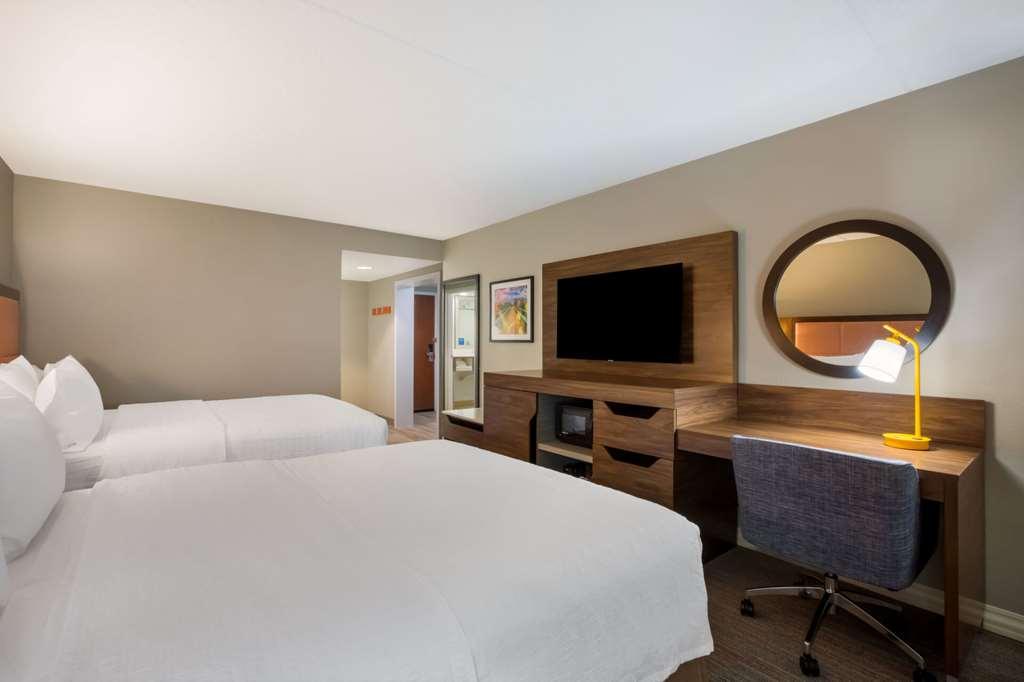 Hampton Inn Philadelphia/Віллоу-Ґров Номер фото