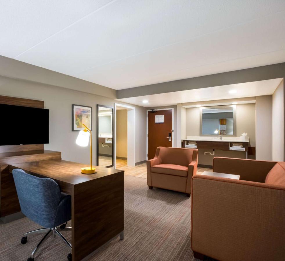 Hampton Inn Philadelphia/Віллоу-Ґров Екстер'єр фото