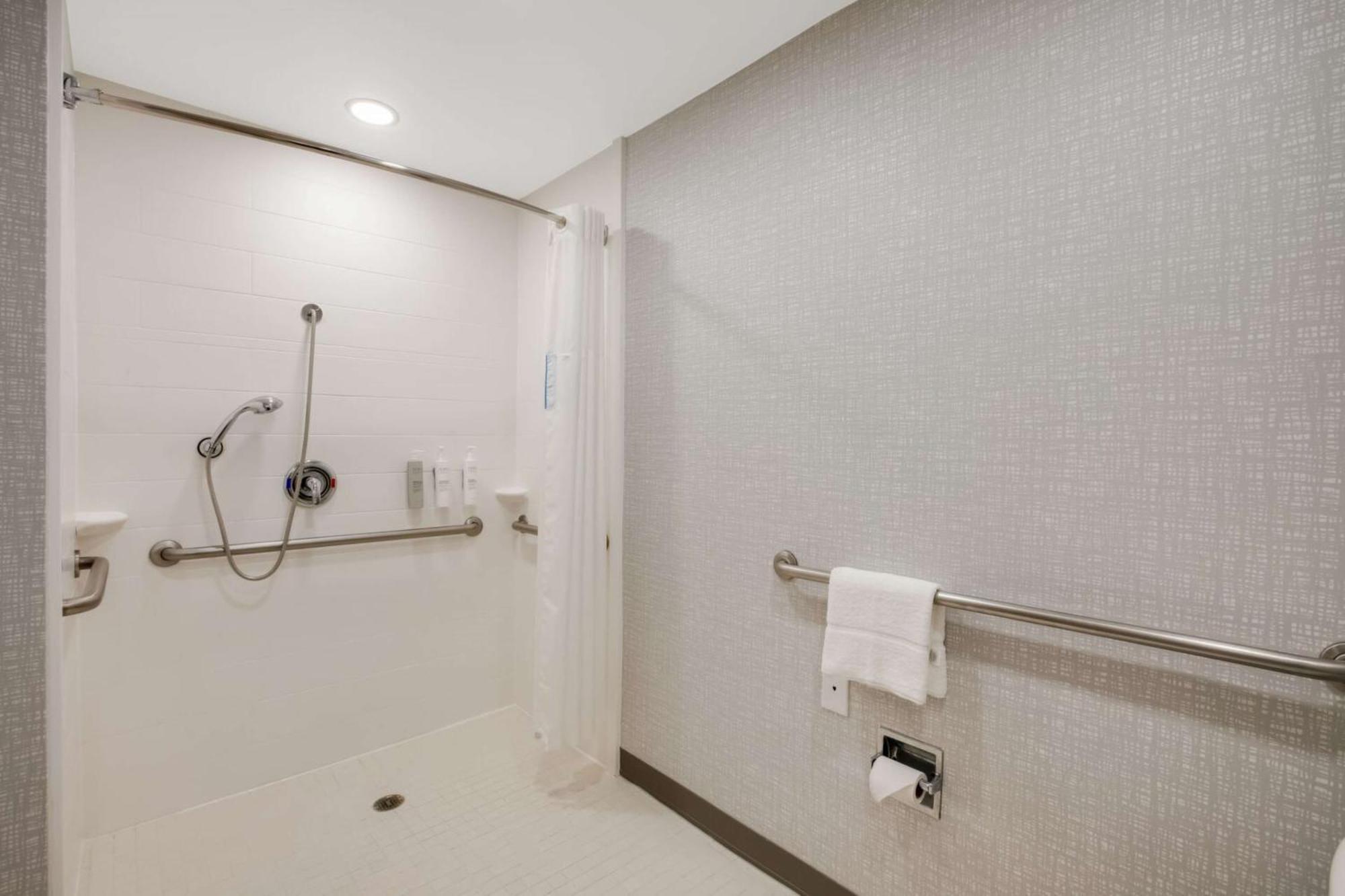 Hampton Inn Philadelphia/Віллоу-Ґров Екстер'єр фото