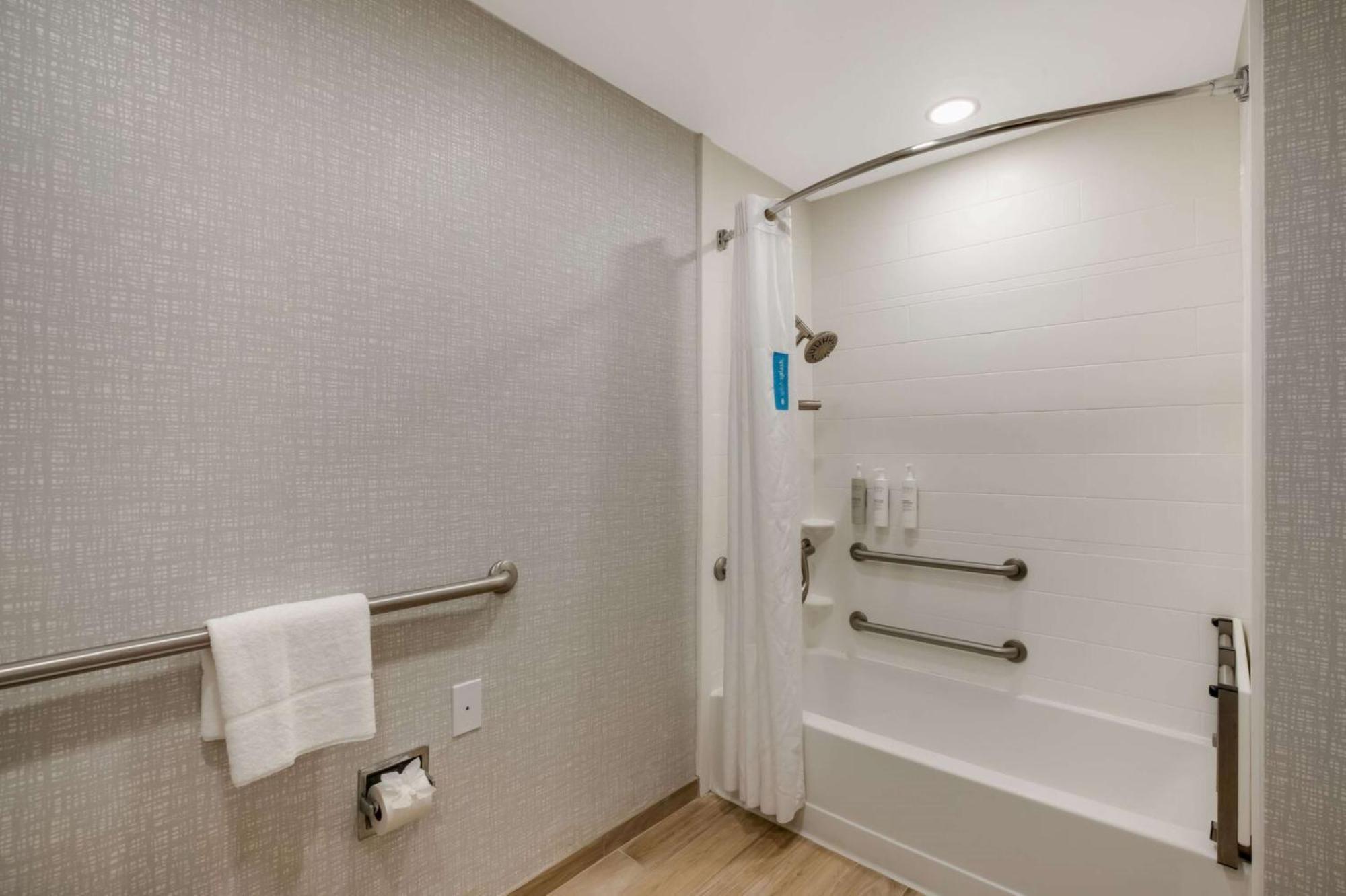 Hampton Inn Philadelphia/Віллоу-Ґров Екстер'єр фото