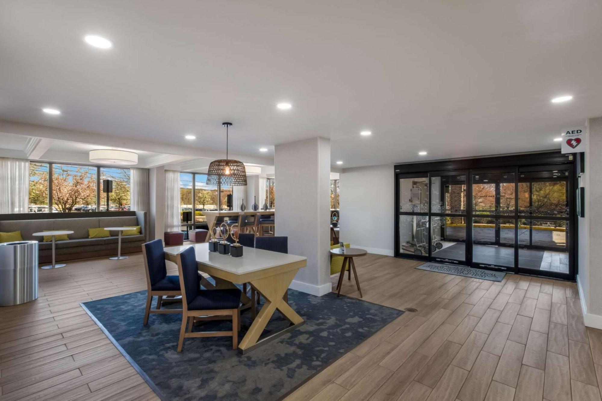 Hampton Inn Philadelphia/Віллоу-Ґров Екстер'єр фото